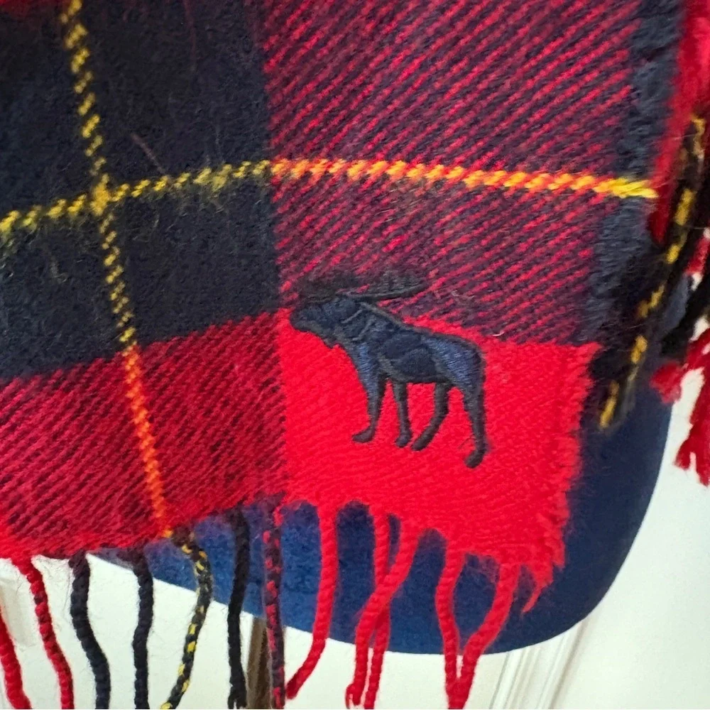 Abercrombie and Fitch Men’s rare red black plaid tartan scarf wool blend